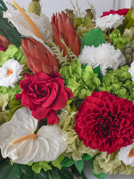 Classic Meets Exotic: STILLA's Floral Styling Aboard M/Y Emerald