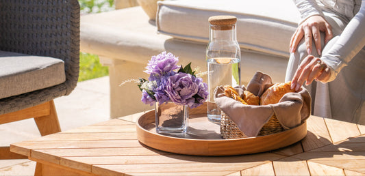 How to Choose the Perfect Flower Decor for Your Luxury Villa