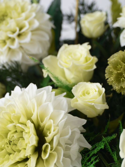 Élan d’Amour - Preserved Flower Arrangement