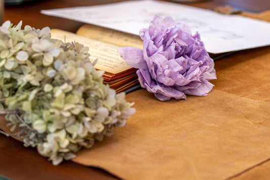 ETERNAL PEONY THAT LAST A YEAR. LUXURY FLORIST FOR LONG LASTING ARRANGEMENTS