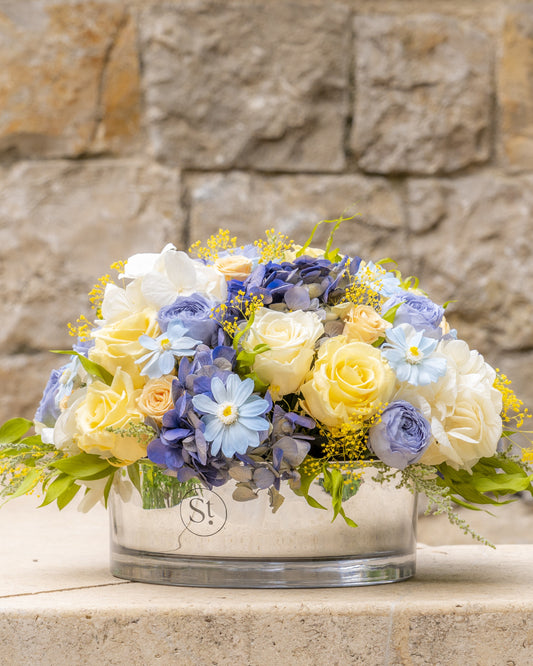 REAL FLOWERS THAT LAST A YEAR WITHOUT MAINTENANCE. GARDEN PARTY COLLECTION. STILLA FLOWERS. LUXURY FLORIST