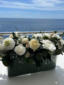 Preserved flower arrangement for MY SOSA. White and cream roses.